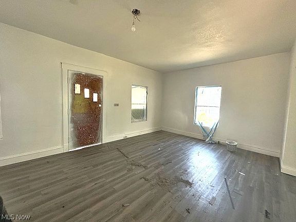 2nd image of 15815 Corsica Ave