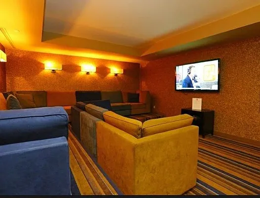 Rented by The Durst Organization | media 8