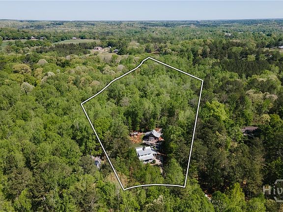 3rd image of 215 Hanover Drive