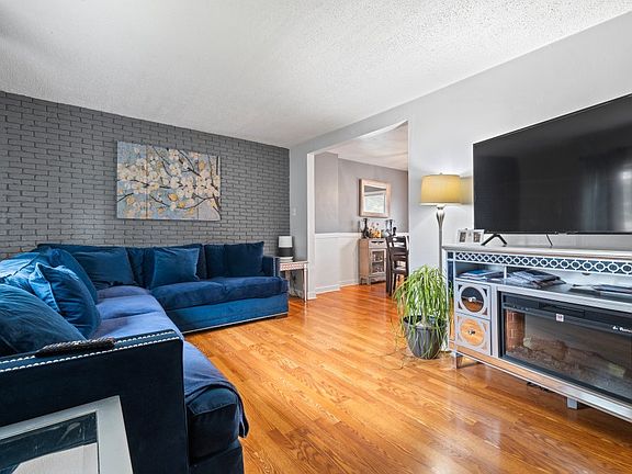 5th image of 5242 W 63rd Pl