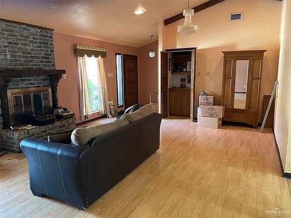 3rd image of 1218 Chris Cir