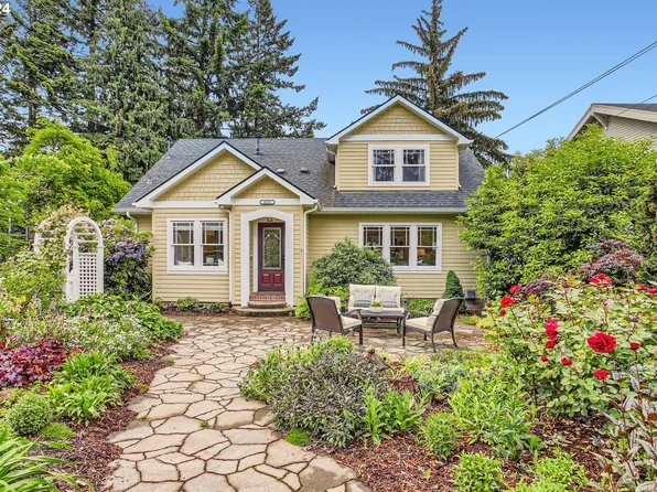 4332 SW Lobelia St, Portland, OR 97219