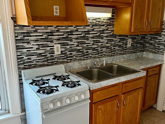 4th image of 6 Genesee Ave #1L