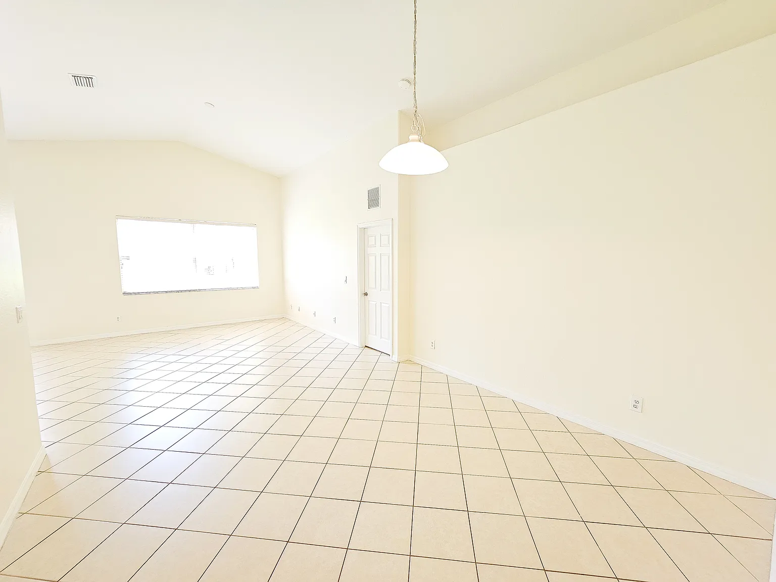 3 bed, 1968 sqft, $2,500 — Photo 2
