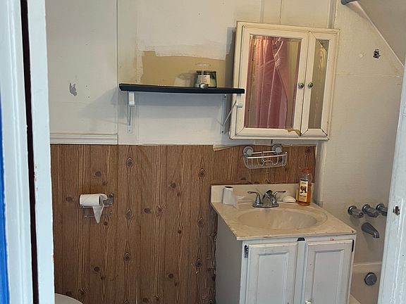5th image of 478 18th St #3