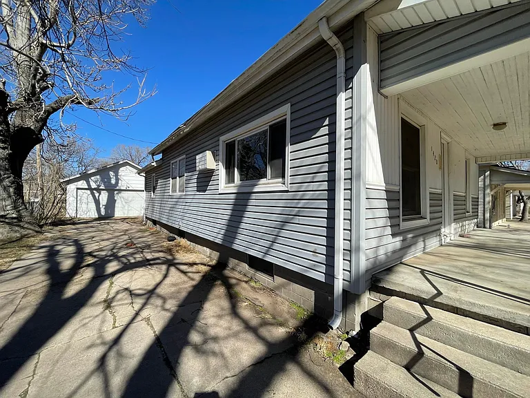 1420 E 2nd Ave — Photo 5
