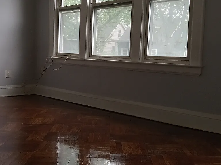 160 Linden Ave #2 — Photo 2