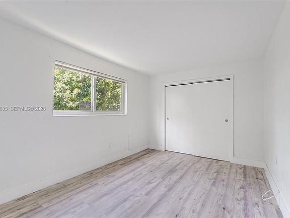 4th image of 1630 NW 18th St #3