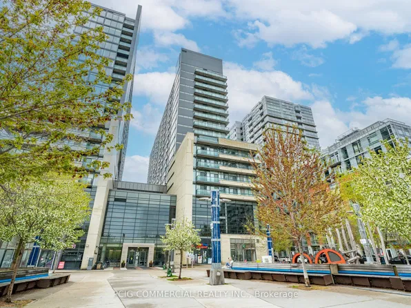 36 Lisgar St #803W, Toronto, ON M6J 0C7