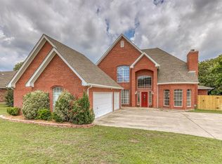 909 Wood Trl, Azle, TX 76020