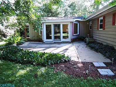 2nd image of 510 Marion Manor Woods