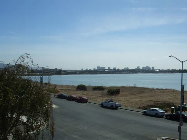 1 Captain Dr #D355, Emeryville, CA 94608