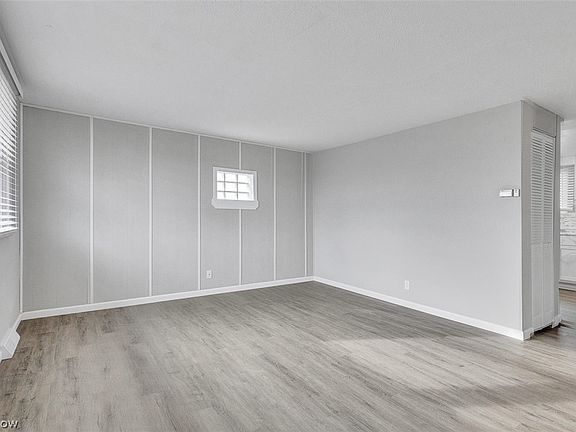 5th image of 6330 Sandfield Dr