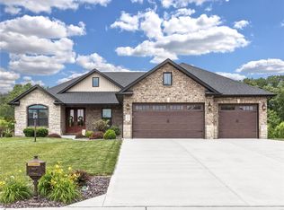 113 Stonebridge Bluff Dr, Maryville, IL 62062