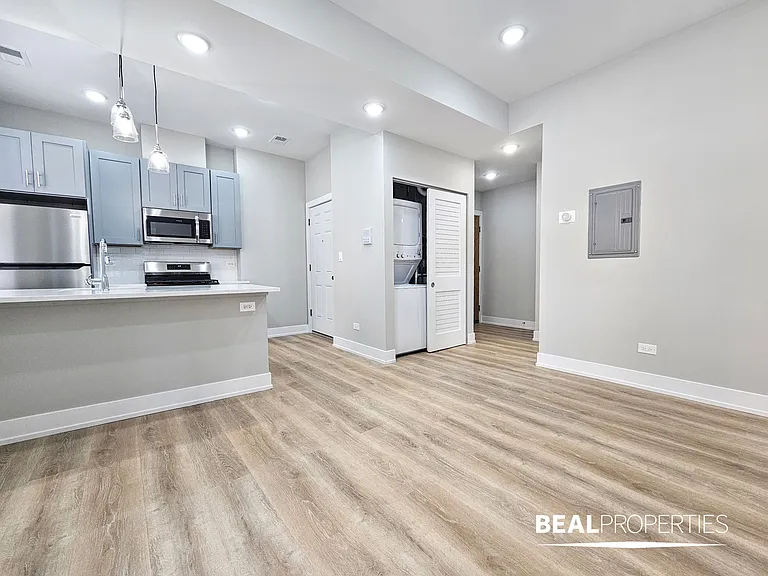 428-38 West Belden — Photo 15
