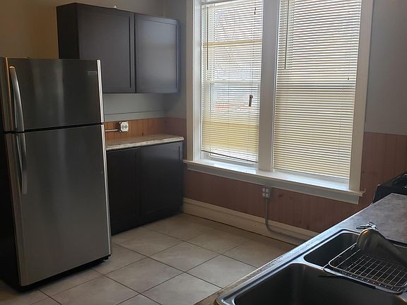2nd image of 905 Home Ave