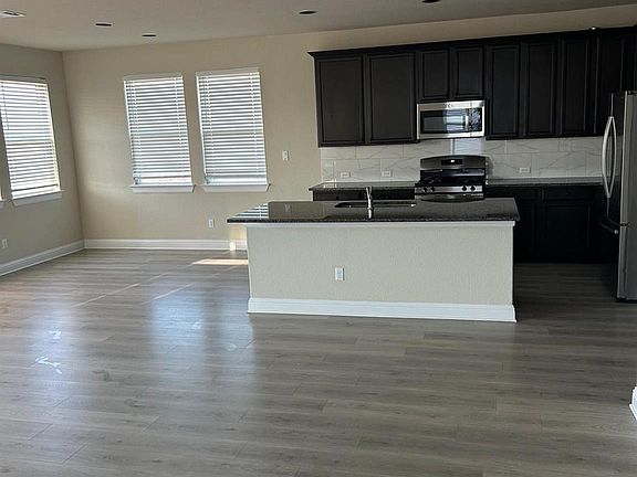 5th image of 108 Landry St