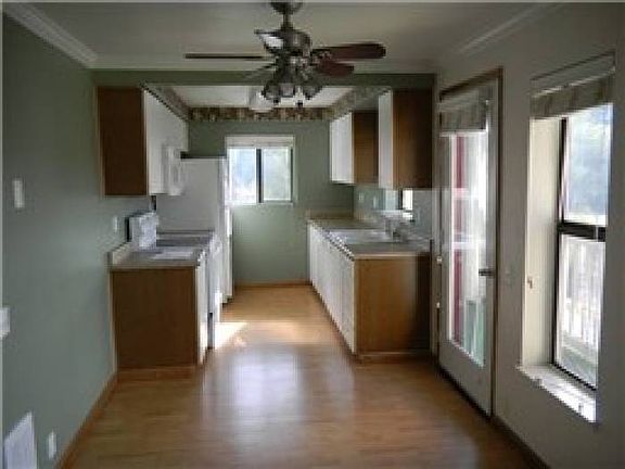 Dining to Kitchen