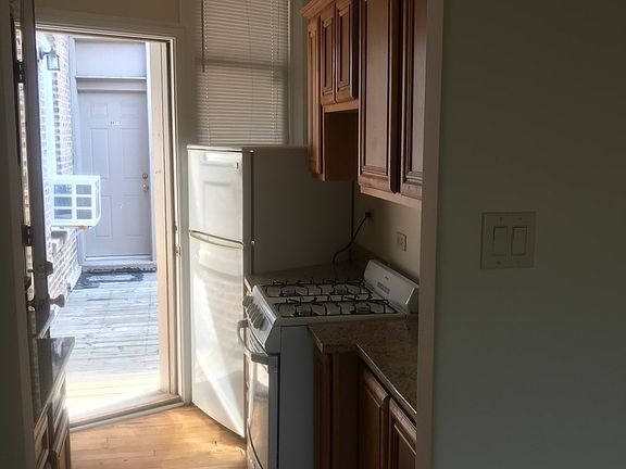 5th image of 504 Wisconsin Ave #3