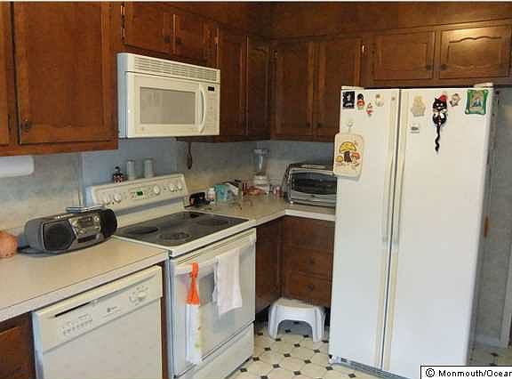 3rd image of 347 Dorchester Drive #B