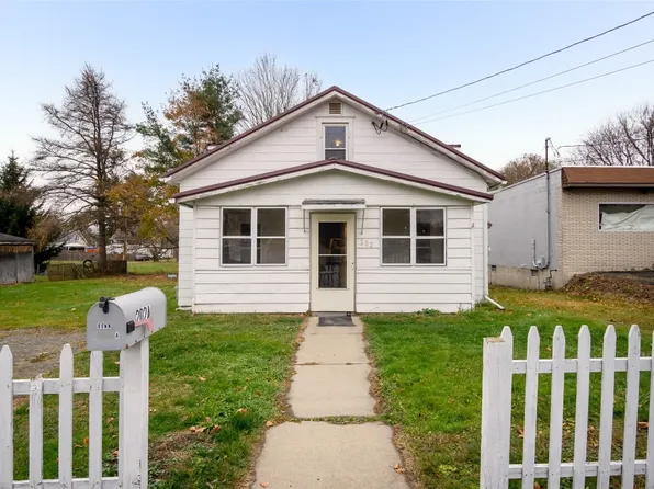 202 Carl St, Endicott, NY 13760
