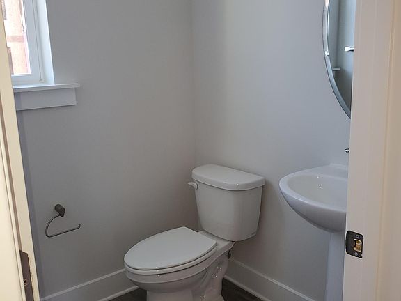 4th image of 6 Taube Ct