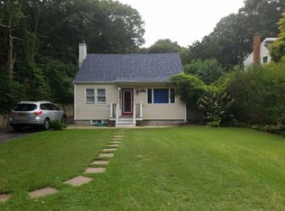 203 Grand Ave, Shirley, NY 11967