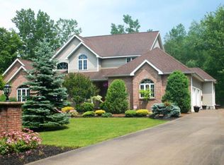 36 Homestead Rd W, Clinton, NY 13323