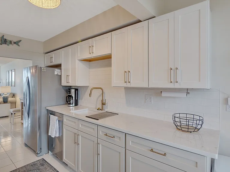 935 E Causeway Blvd #408 — Photo 10