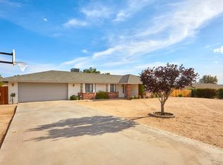 19101 Tehachapi Rd, Apple Valley, CA 92307