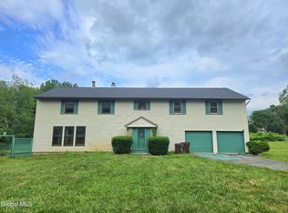 16 Theresa Ln, Voorheesville, NY 12186