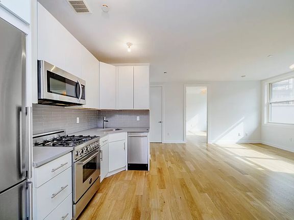 3rd image of 1149 Bedford Ave #2B