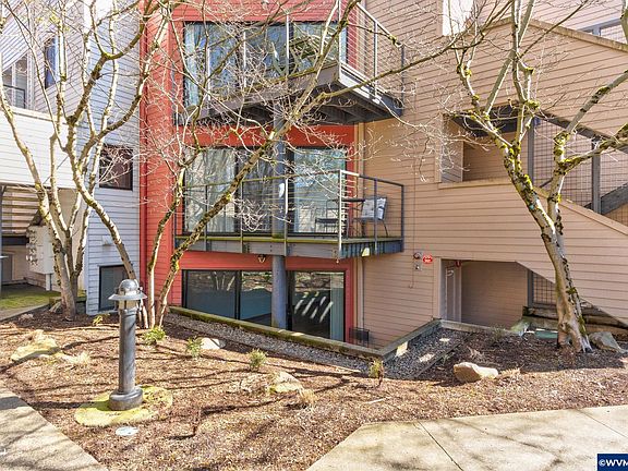 4th image of 730 NW Naito Pkwy APT E28