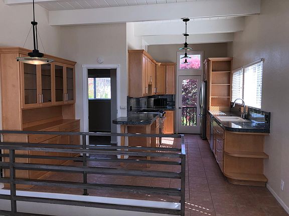 4th image of 3131 Hawes Dr