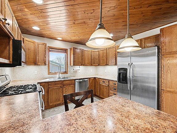 3rd image of 609 Welco Dr