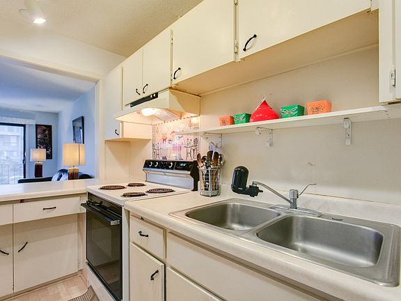 4th image of 4100 Parklawn Ave APT 214