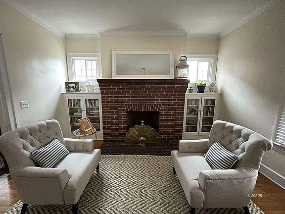 3rd image of 11 Elmwood Pl