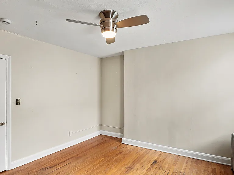 Bedroom 2 (alt view)