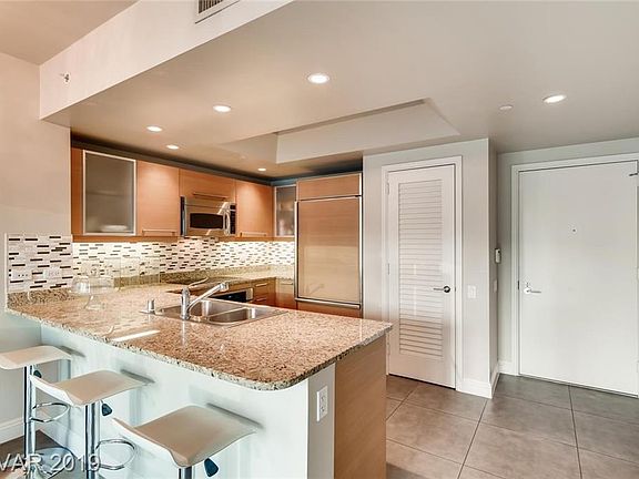 5th image of 222 Karen Ave Unit 704
