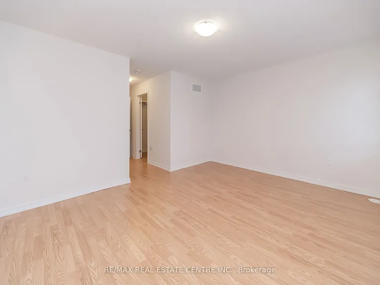 30 Lambert Ln — Photo 30