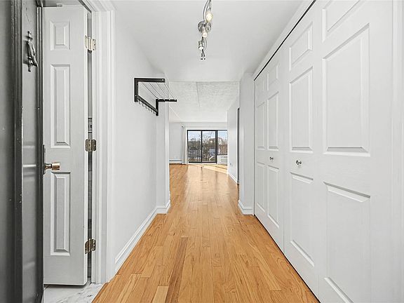 2nd image of 35300 Woodward Ave APT 406