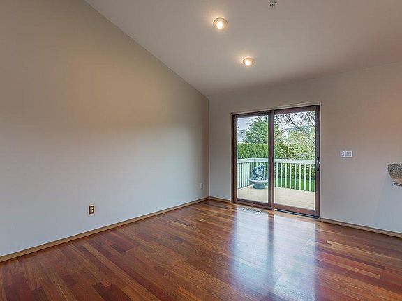 4th image of 2324 Veedol Dr