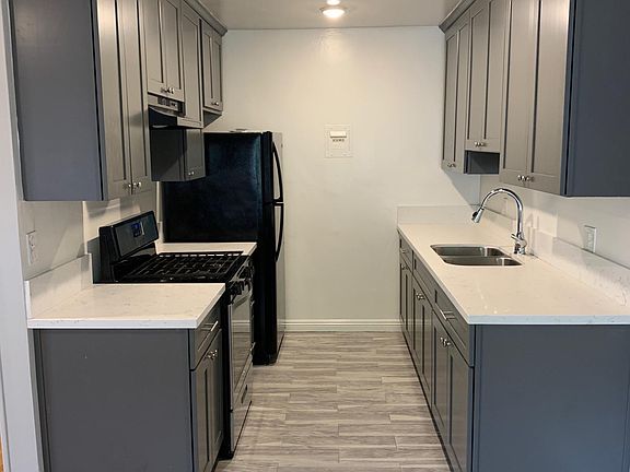 4th image of 3923 Stevely Ave