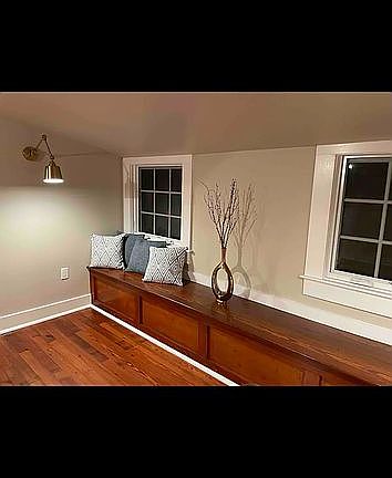 5th image of 8500 Oak St