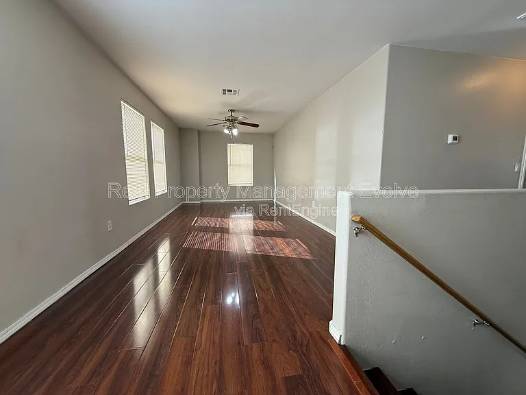 3930 W Irwin Ave — Photo 12