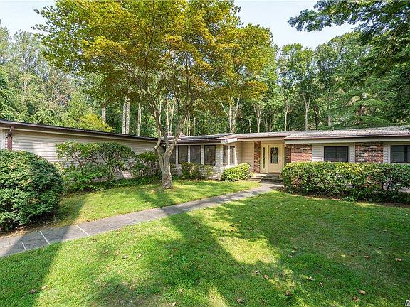 2nd image of 12 Meadow Ln