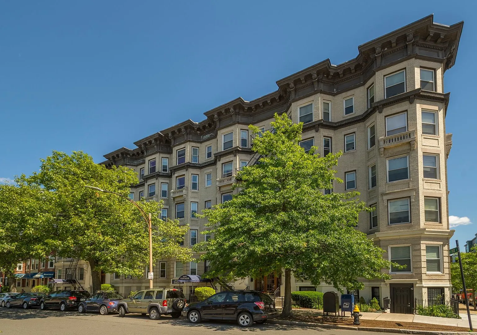 2 bed in the heart of Allston — Photo 2