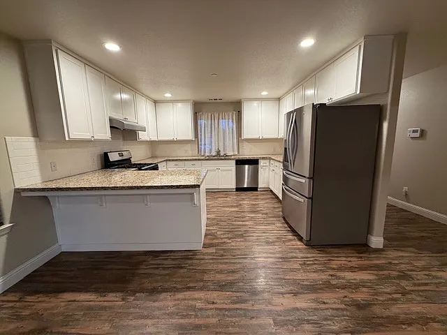 2741 E Dakota Ave — Photo 10