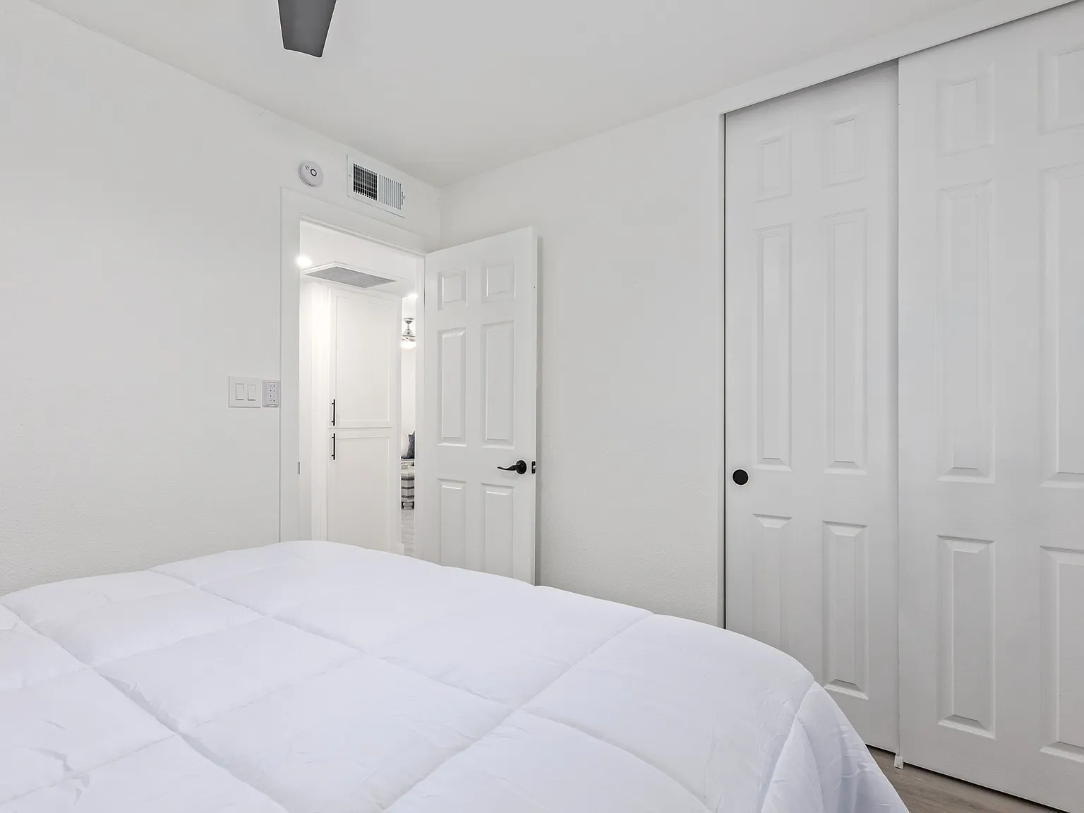 308E - Remodeled 2br Furnished Condo Old Town Scottsdale — Photo 2