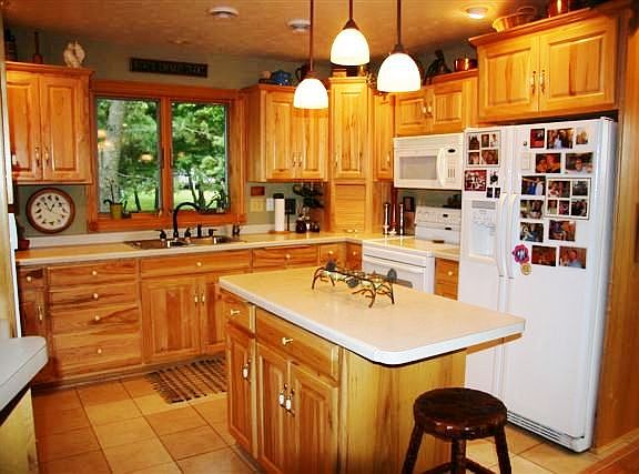 16813 Camelot Ln, Eden Valley, MN 55329